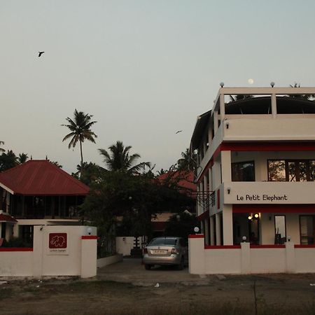 Petit Elephant Cherai Beach Exterior photo