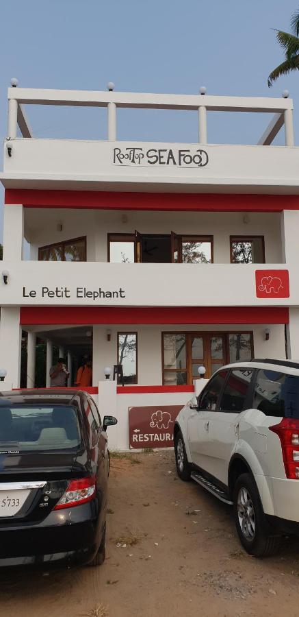 Petit Elephant Cherai Beach Exterior photo