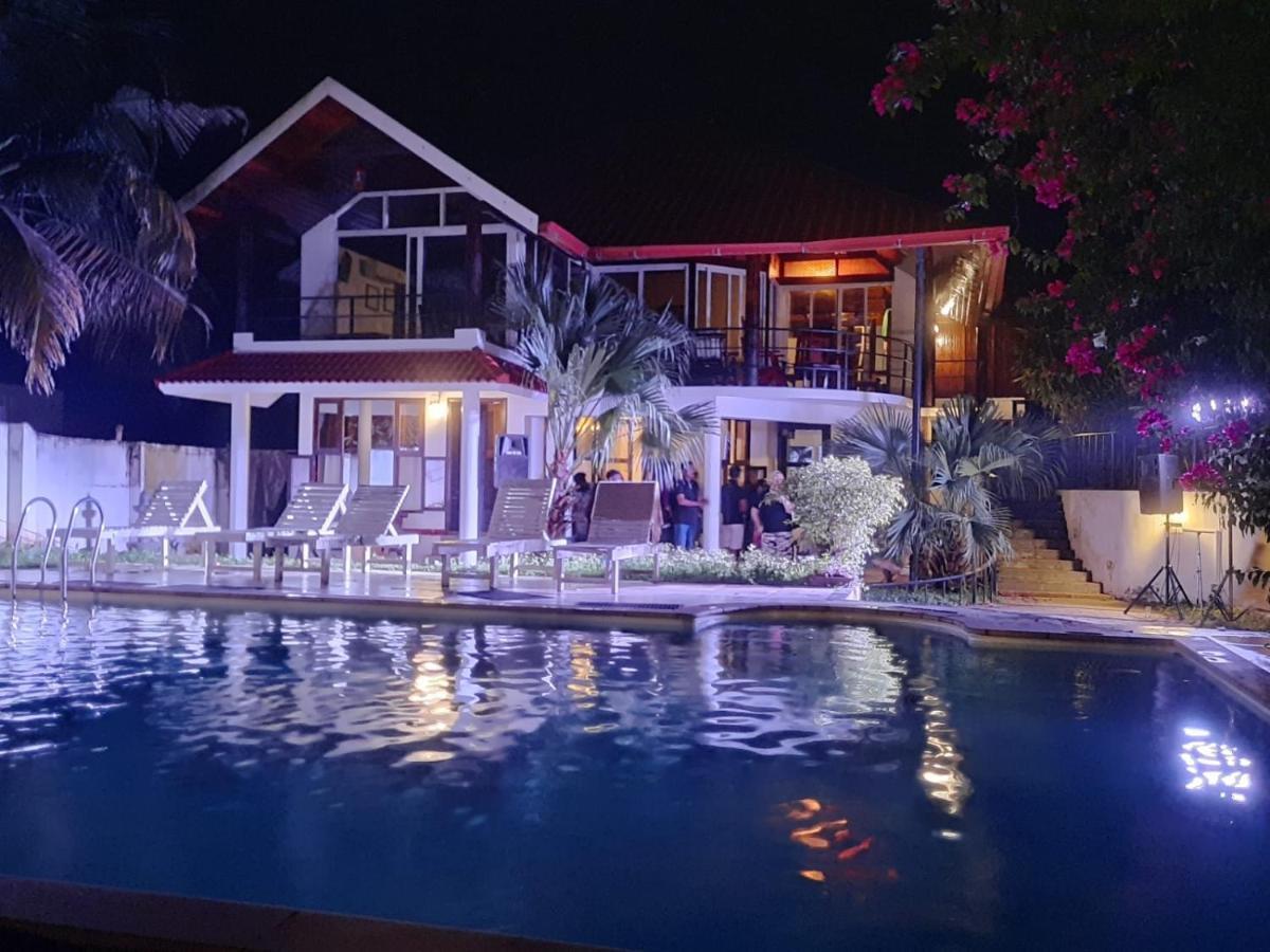 Petit Elephant Cherai Beach Exterior photo