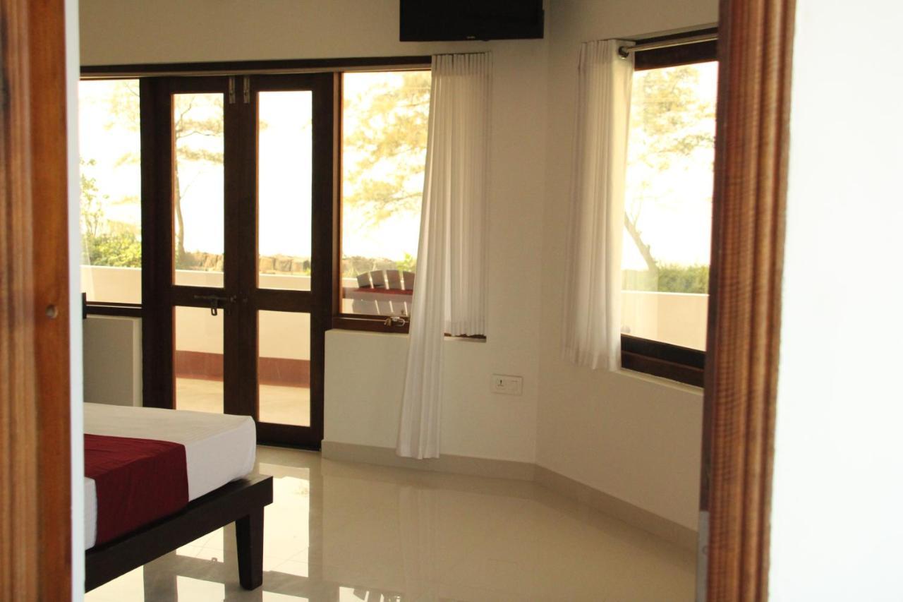 Petit Elephant Cherai Beach Exterior photo