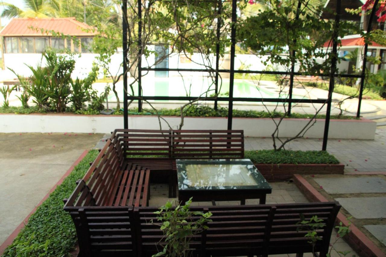Petit Elephant Cherai Beach Exterior photo