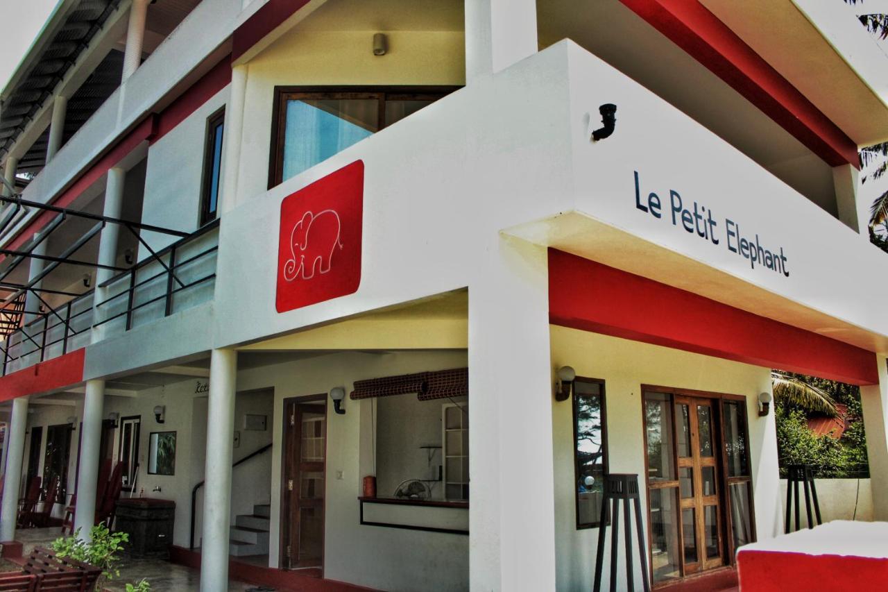 Petit Elephant Cherai Beach Exterior photo